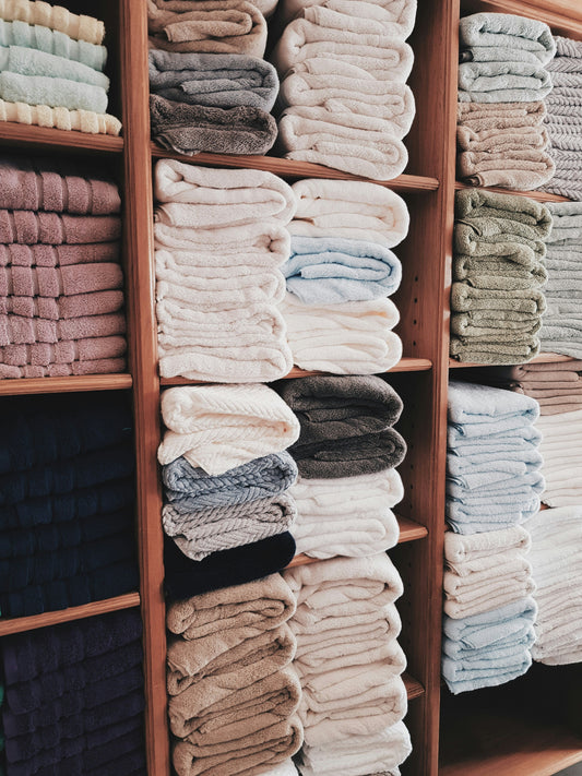 Cotton vs Microfiber Towels: Key Differences in Feel, Drying, and Packing