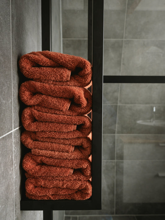 How to Store Compact Towels Between Trips Without Trapping Moisture