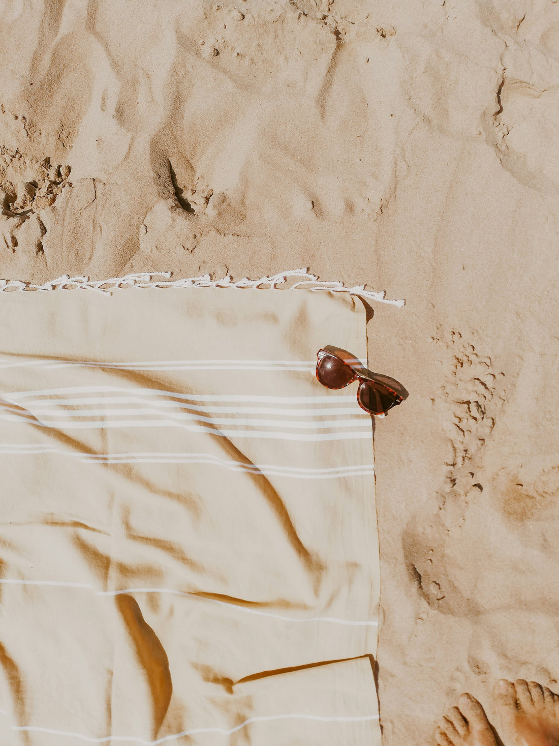 Turkish Beach Towels: What Makes Their Flat-Woven Design Useful for Travel
