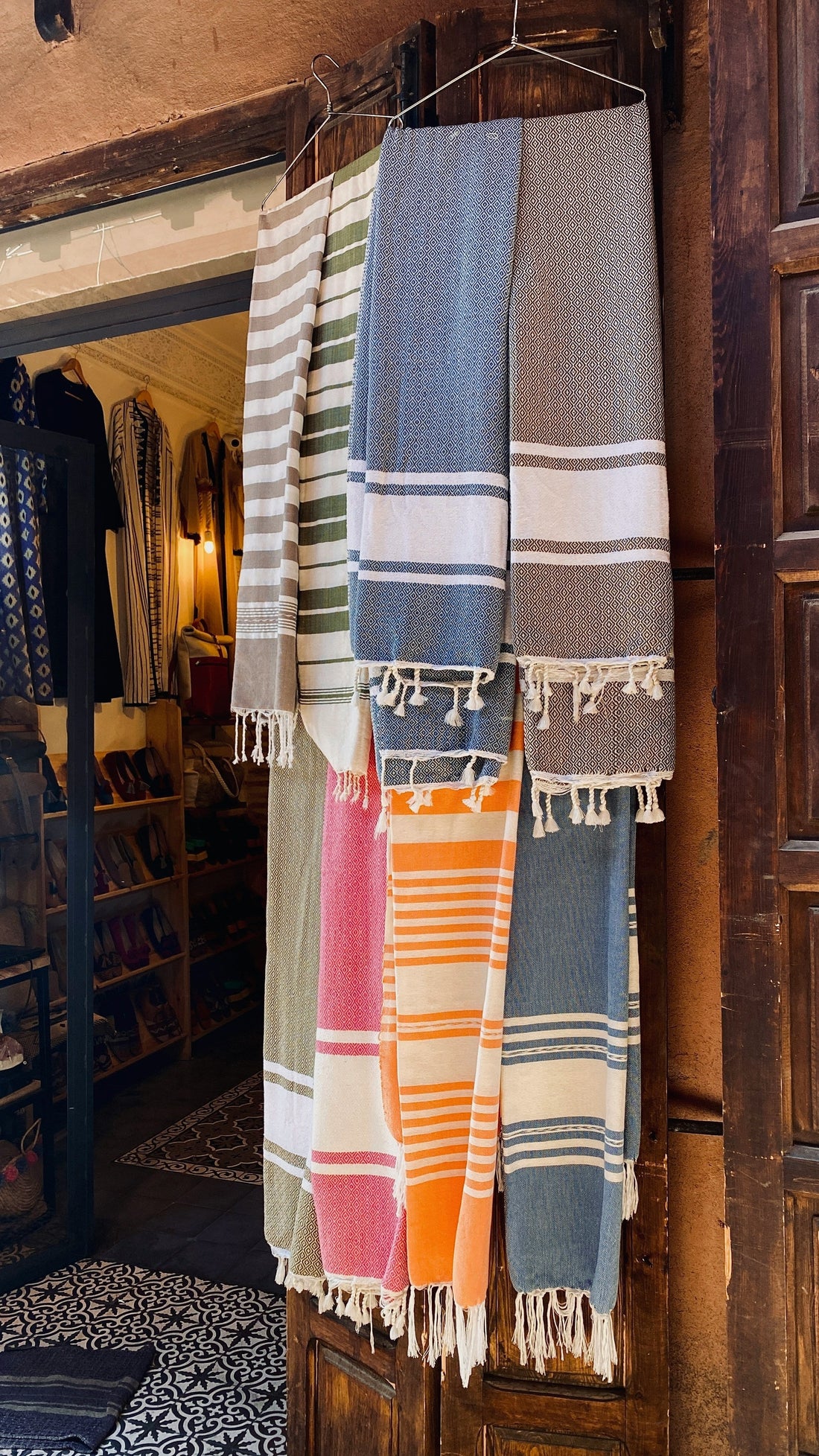 Sand-Resistant Beach Towels: How Weave and Surface Texture Affect Cleanup