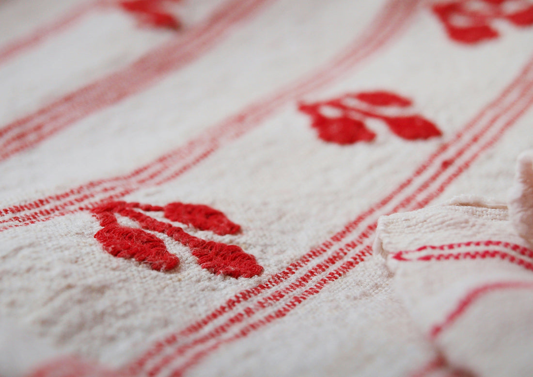 How to Style Turkish Towels in Bathrooms, Guest Rooms, and Poolside Storage