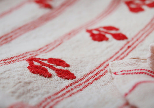 How to Style Turkish Towels in Bathrooms, Guest Rooms, and Poolside Storage