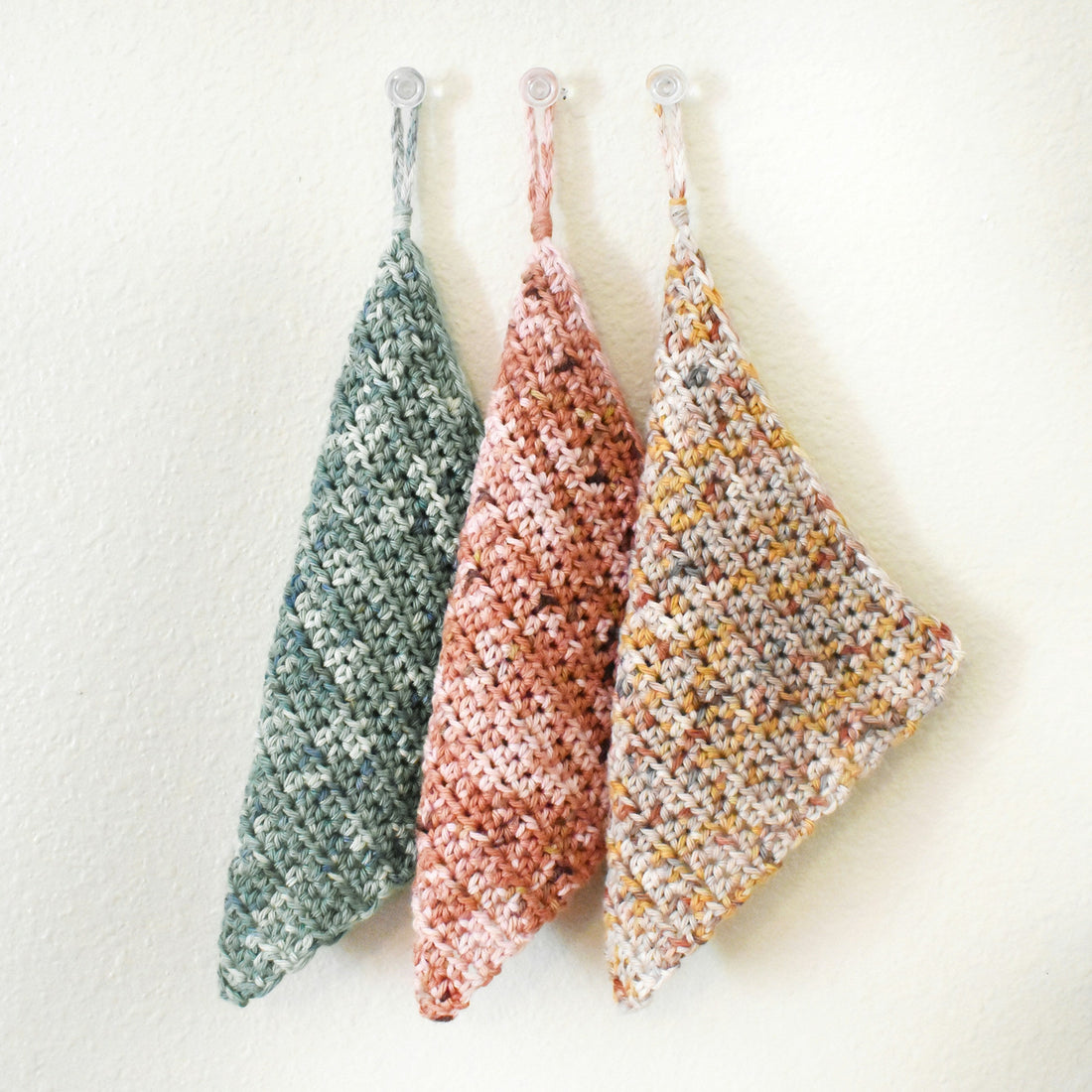 Hanging Loop Towels: What to Check for Placement, Drying Space, and Convenience