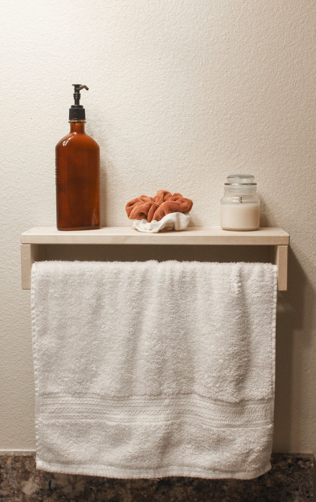 Towel Absorbency Explained: How Fiber, Weave, and Thickness Affect Performance