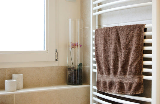 No-Drill Bathroom Storage Ideas for Renters and Temporary Spaces