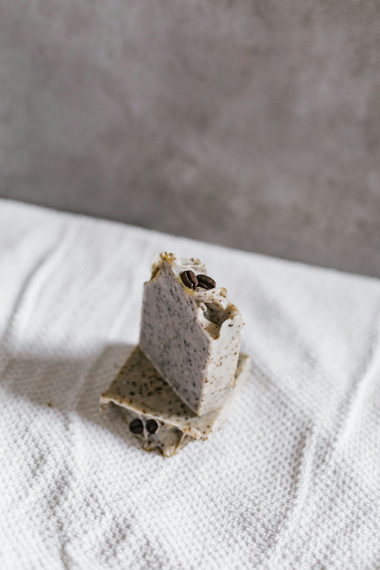 Oatmeal Bar Soap: What to Know About Texture, Scent, and Everyday Cleansing