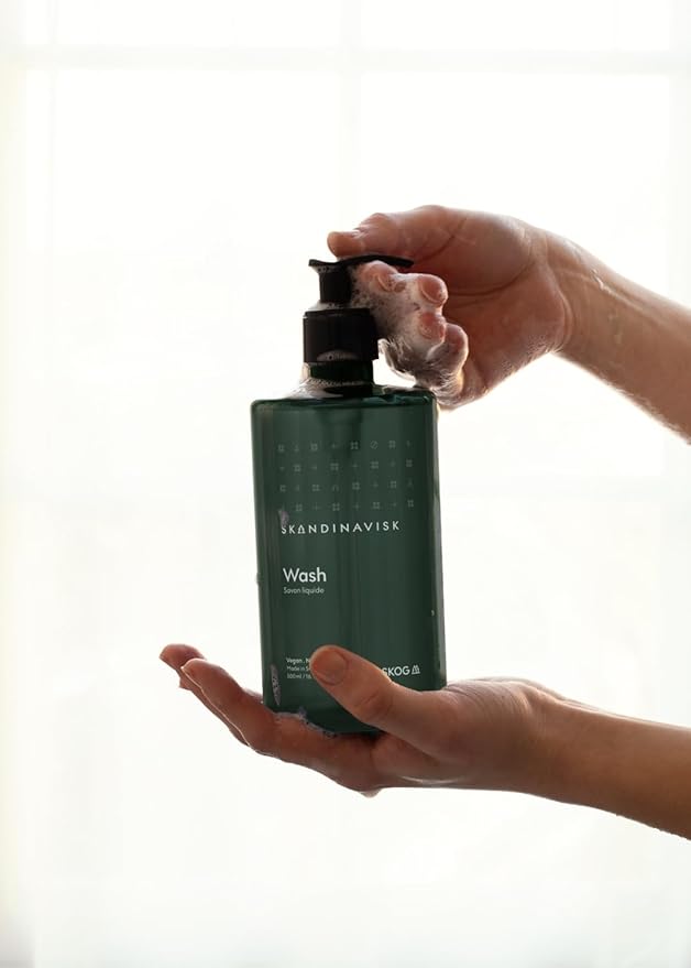 Skandinavisk Wash SKOG ‘Forest’ Scent notes: Pine needles and fir cones, birch sap and woodland lily of the valley, 16.91 fl. oz.